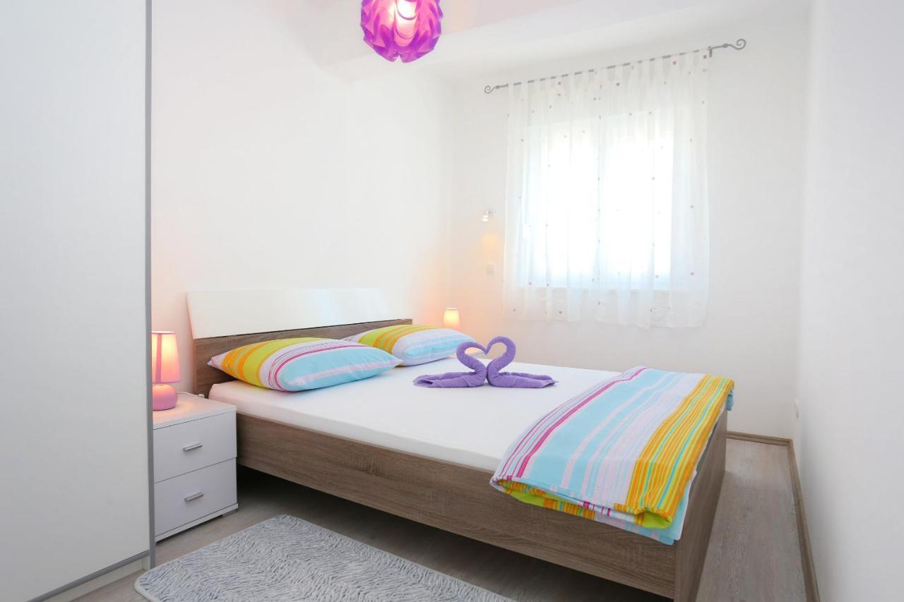 Apartments With A Parking Space Omis - 10362 Екстериор снимка
