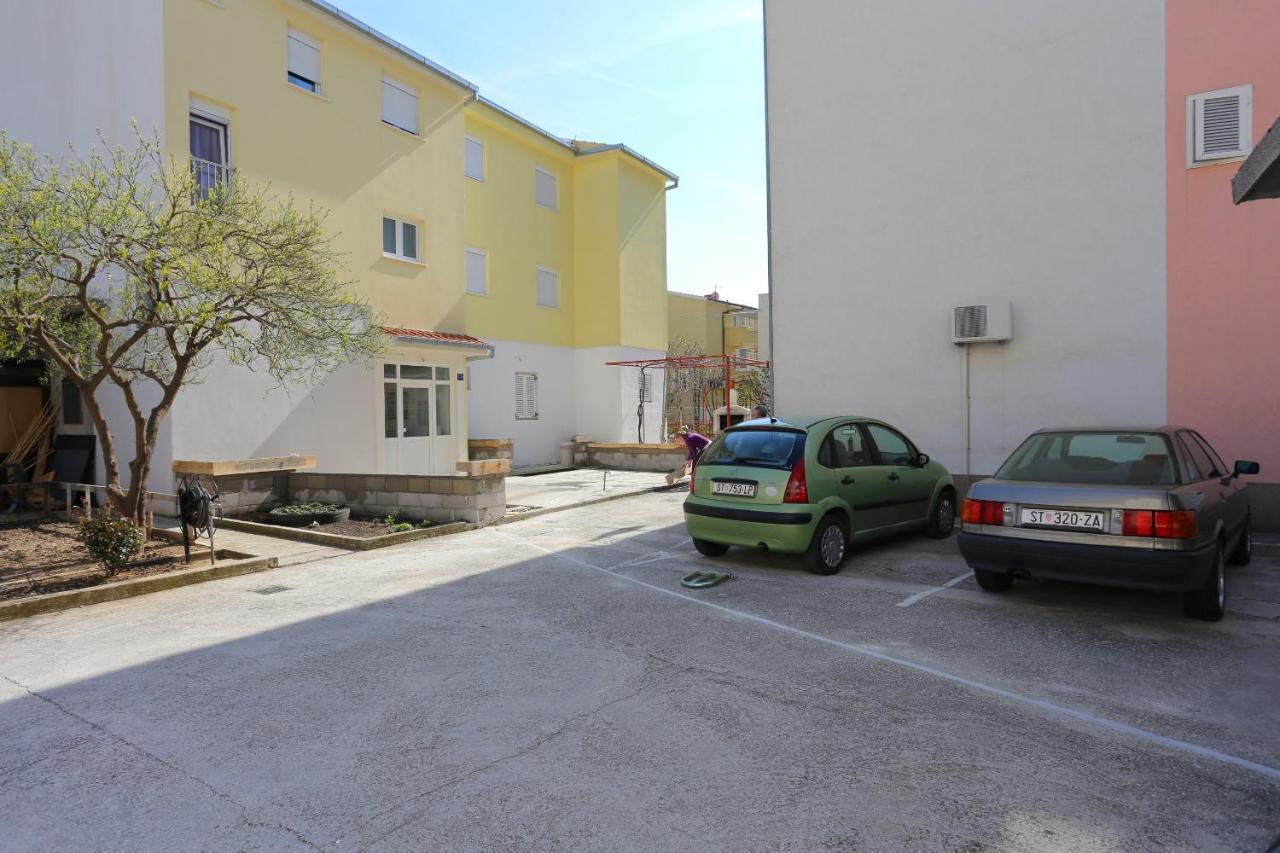 Apartments With A Parking Space Omis - 10362 Екстериор снимка